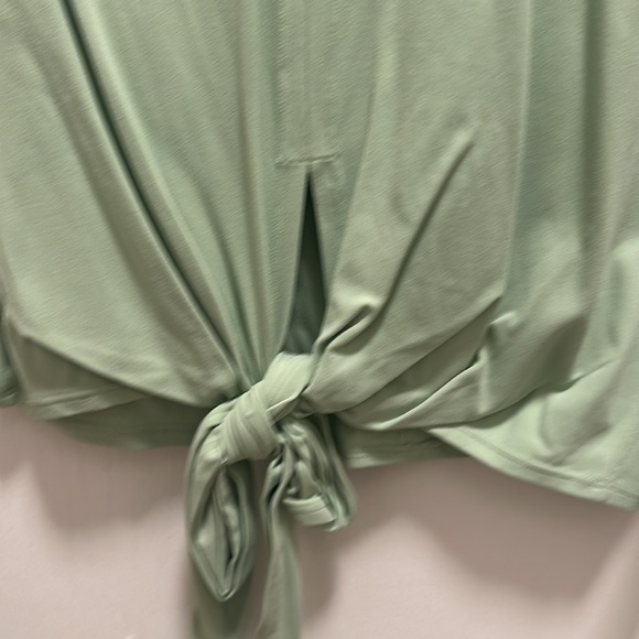 Lululemon Nulu long Sleeve - Picture 4 of 7